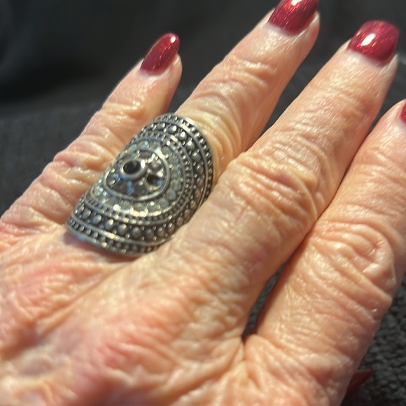 Ring - Picture 2 of 4